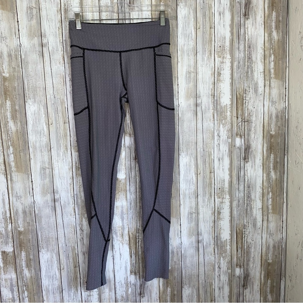 Victoria’s Secret Sport Total Knockout Grey Dot Leggings - Picture 2 of 6
